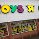 Illustration for article titled Now Toys R Us is thinking about closing all of its U.S. stores